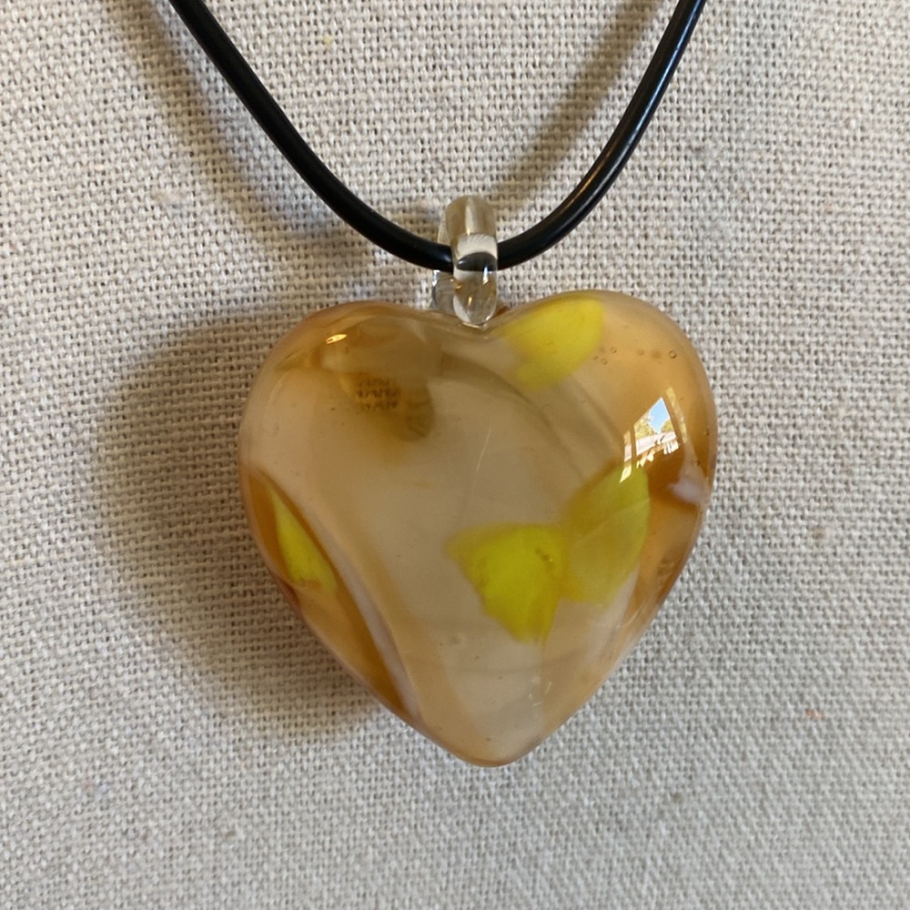 Elegant Heart-Shaped Glass Pendant Necklace